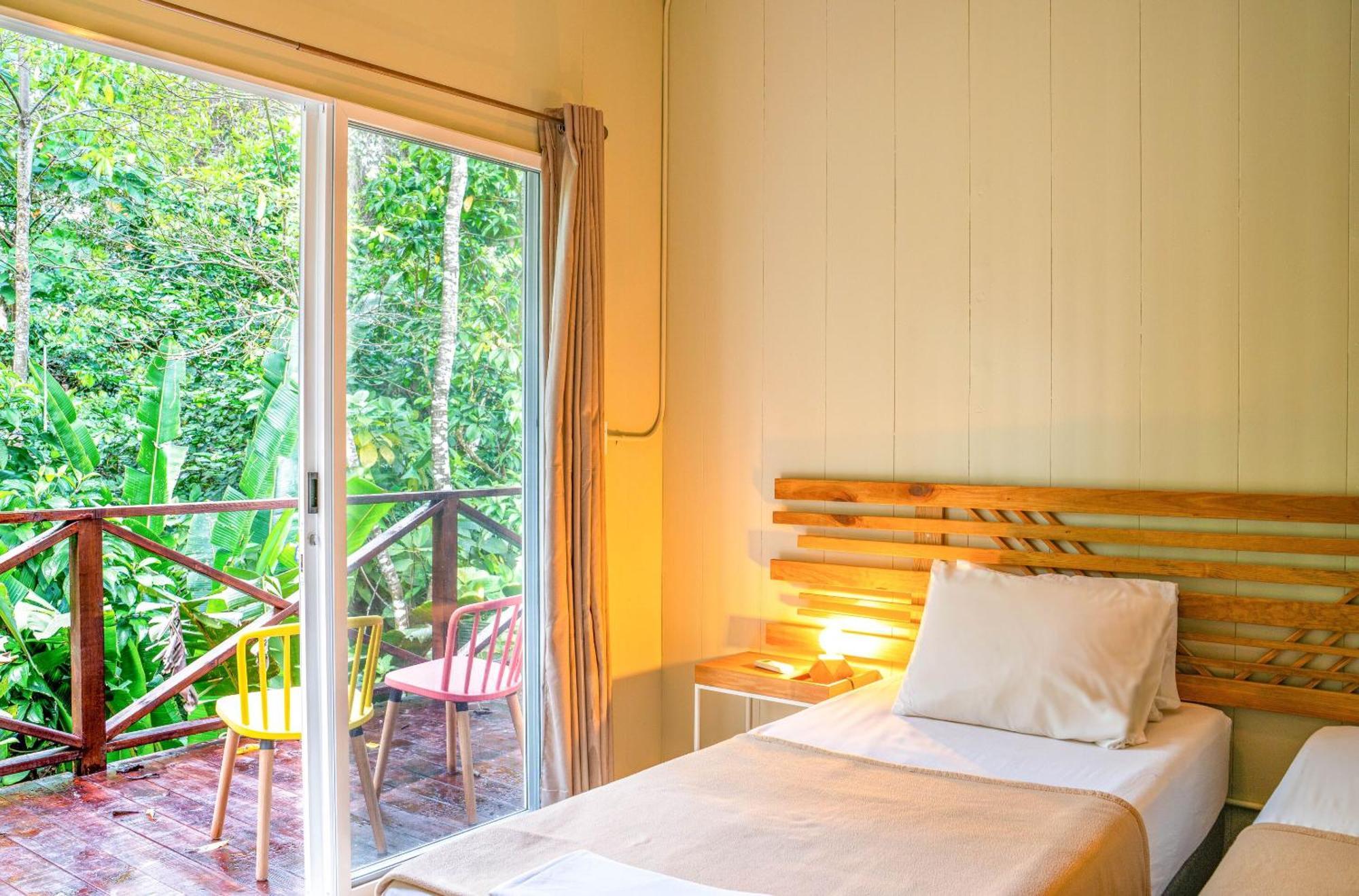 Socialtel Red Frog Hotel Bocas del Toro