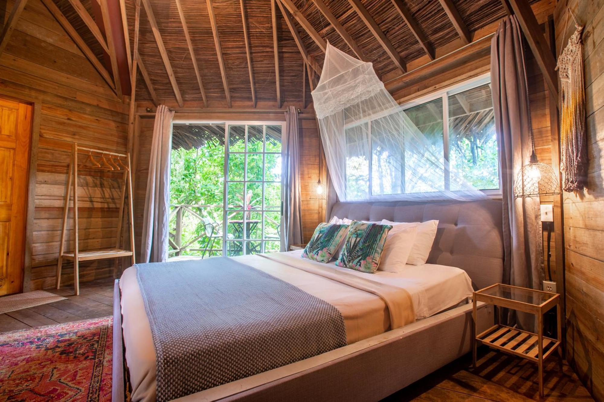 Hotel Socialtel Red Frog Bocas del Toro