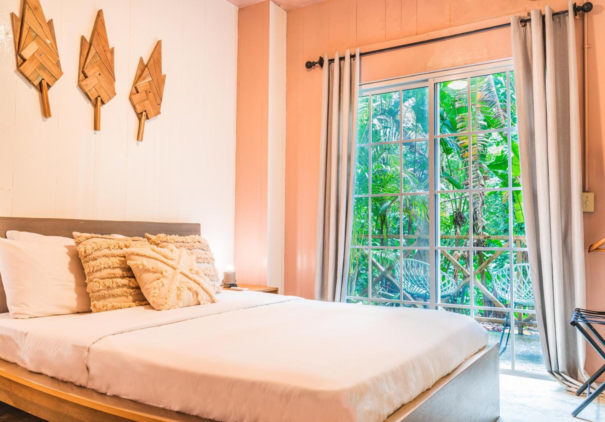Hotel Socialtel Red Frog Bocas del Toro