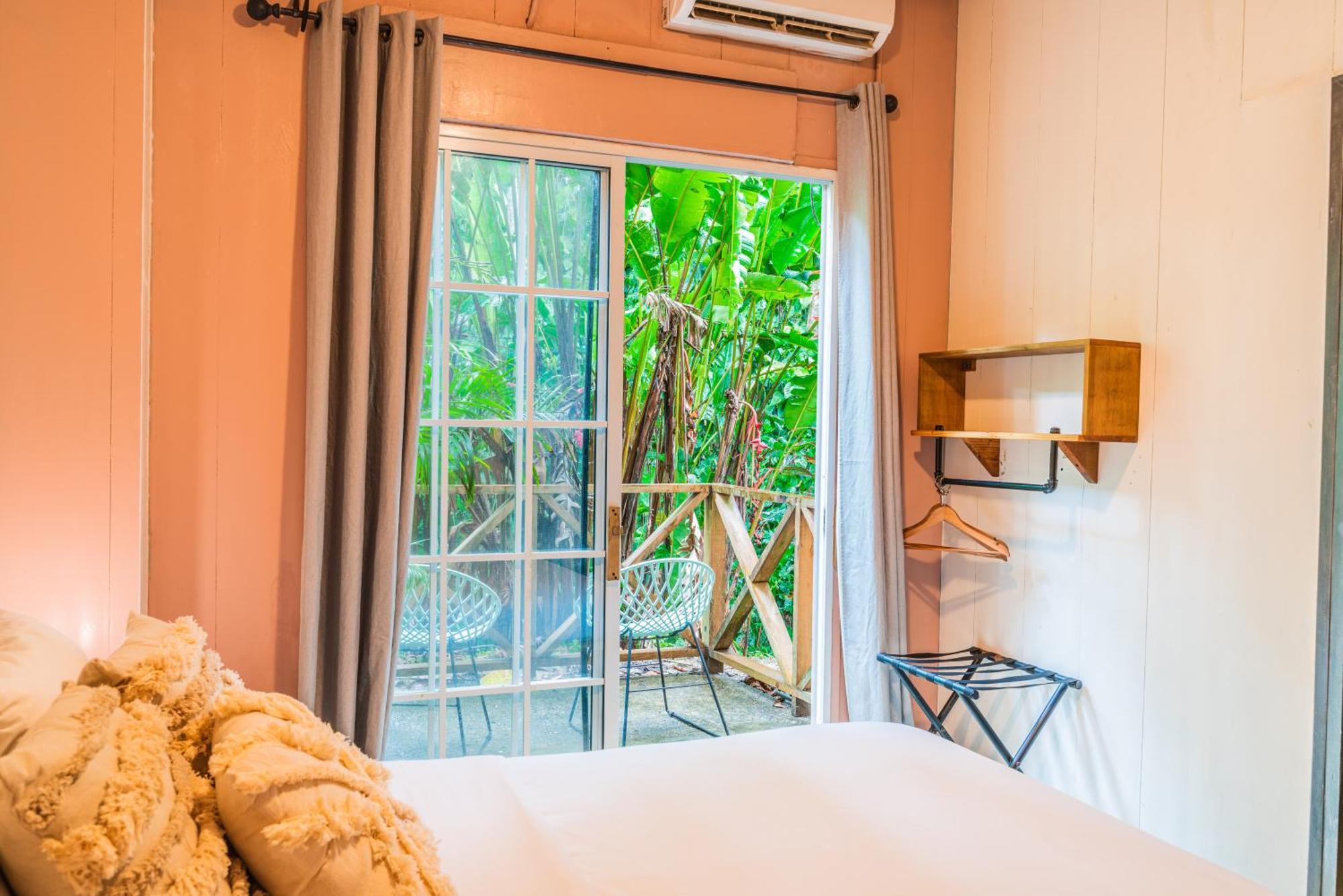 Socialtel Red Frog Hotel Bocas del Toro
