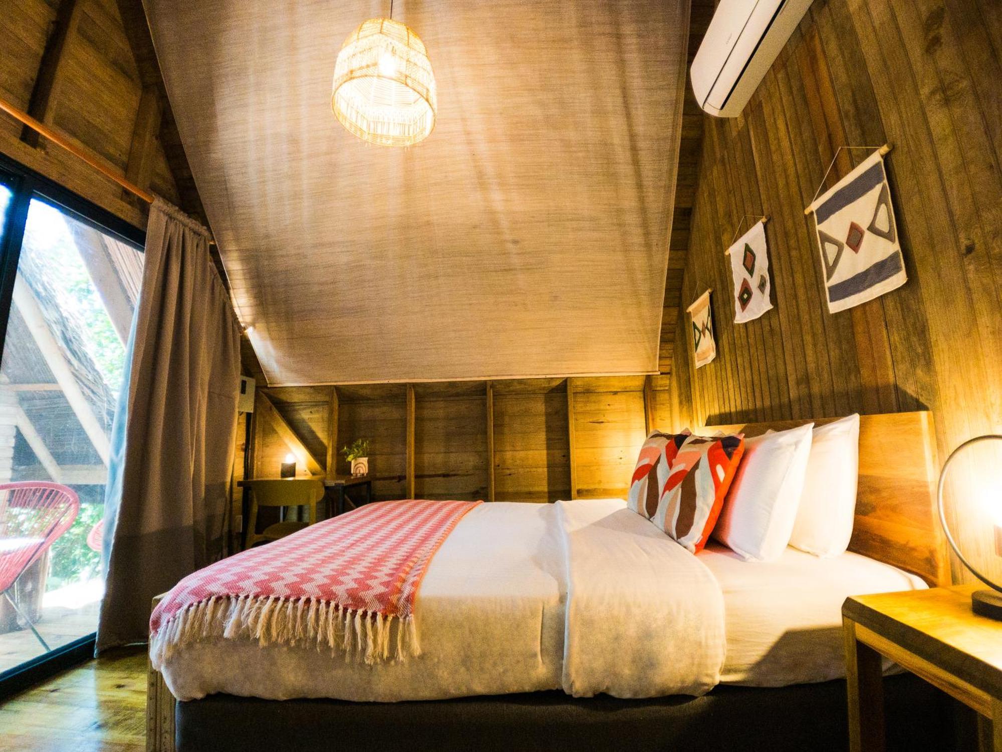 Hotel Socialtel Red Frog Bocas del Toro